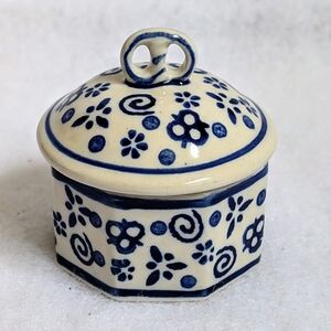 Polish Pottery Octagonal Trinket Dish with Lid & Pretzel Design